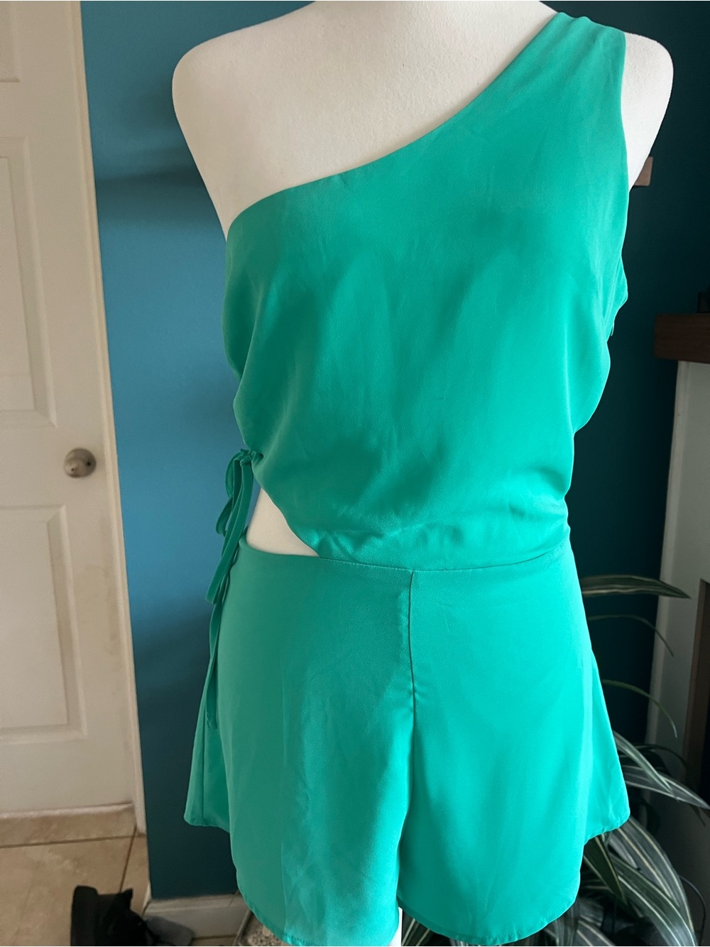 superdown Mint One-Shoulder Romper